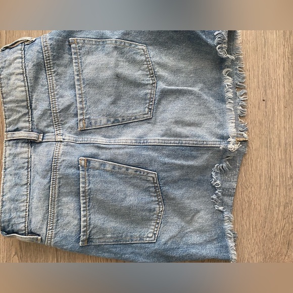 ⭐️Divided Denim Skirt⭐️ - Picture 4 of 6